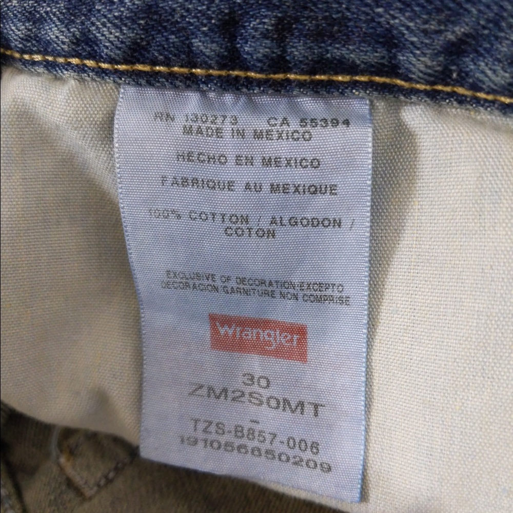 Wrangler Classic Jean Short - Picture 9 of 10